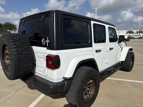 Used 2023 Jeep Wrangler Unlimited Sahara w/ LED Lighting Group AWD/4WD image 5