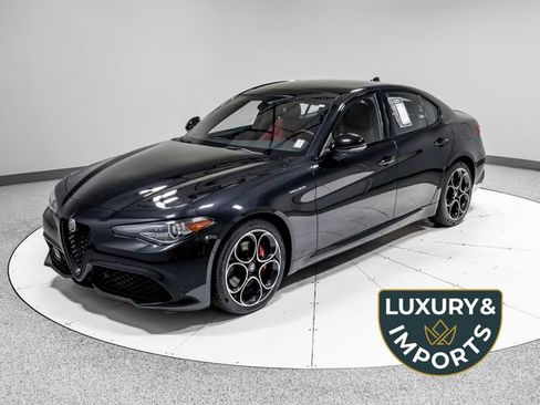 Used 2022 Alfa Romeo Giulia Veloce AWD/4WD image 1