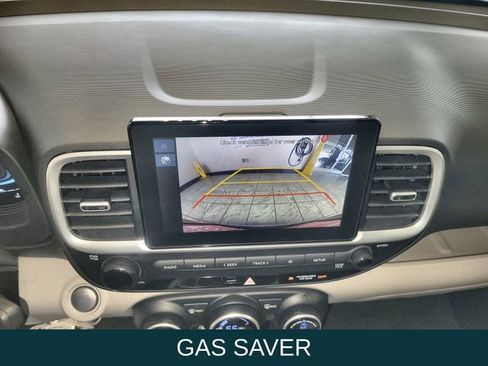 Used 2025 Hyundai Venue SEL FWD image 17