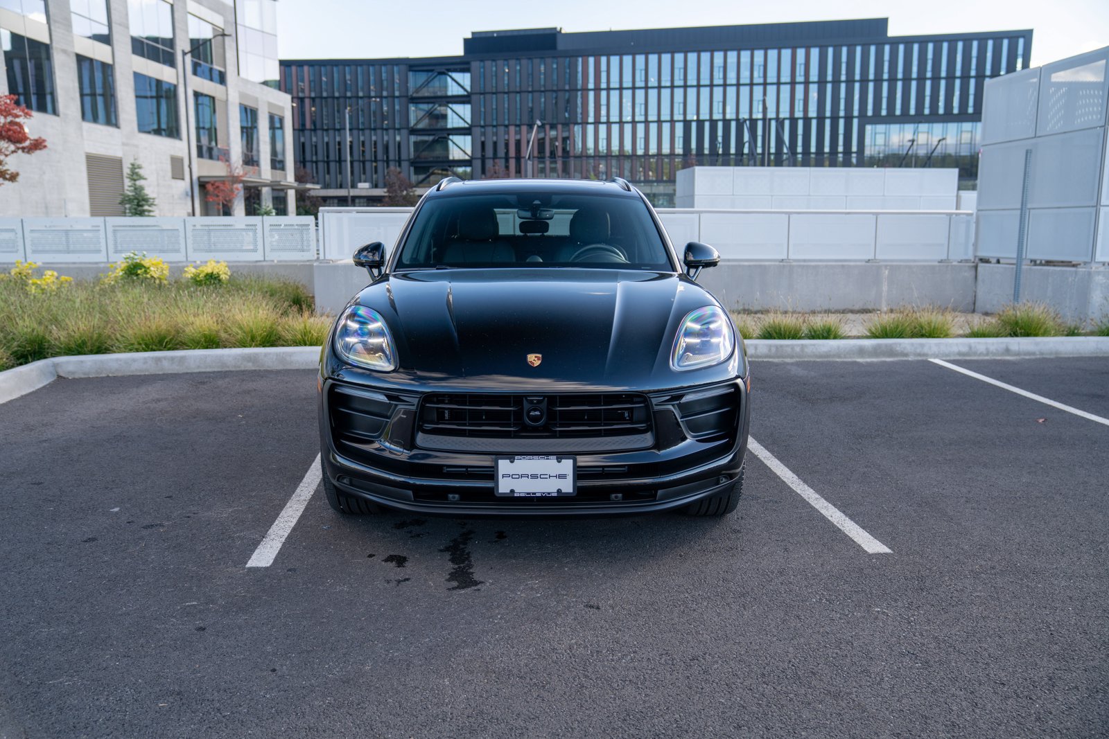 Certified 2026 Porsche Macan AWD/4WD image 6