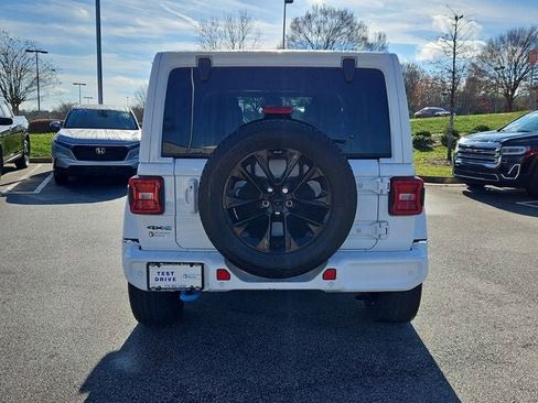 Used 2021 Jeep Wrangler Unlimited Sahara image 9