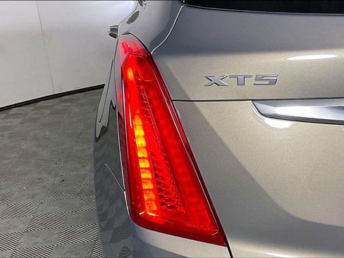 Used 2017 Cadillac XT5 Premium Luxury image 30