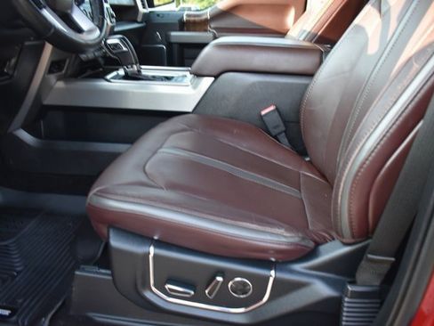 Used 2016 Ford F150 Platinum w/ Equipment Group 701A Luxury image 6