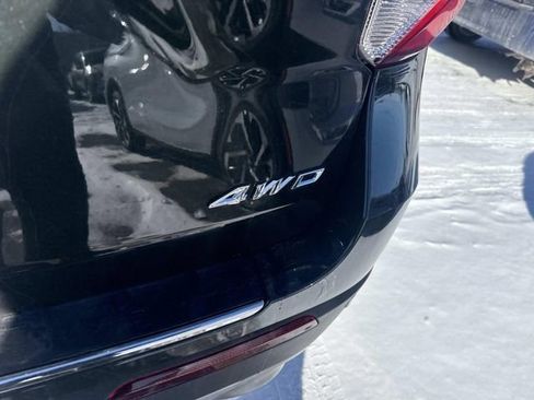 Used 2023 Ford Explorer Limited w/ Limited Technology Package image 7