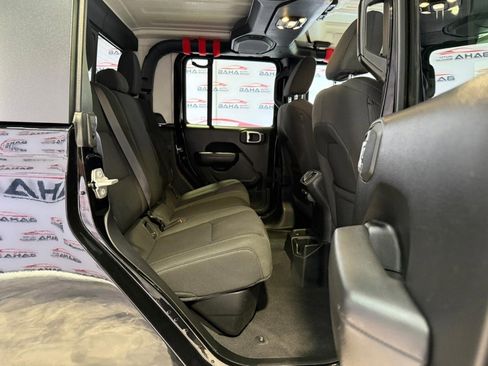 Used 2023 Jeep Gladiator Willys image 46