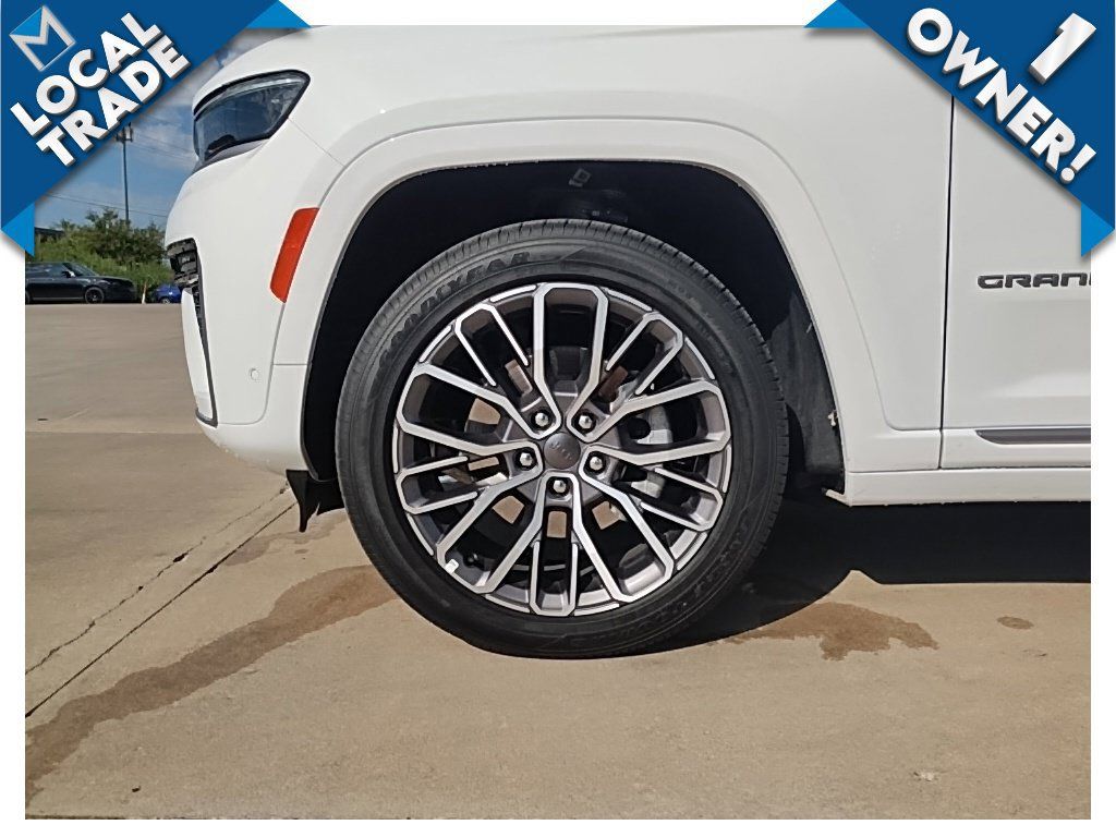 Used 2026 Jeep Grand Cherokee L Summit w/ Advanced Protech Group IV AWD/4WD image 13