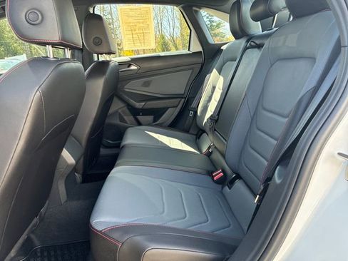 Used 2025 Volkswagen Jetta GLI Autobahn FWD image 24
