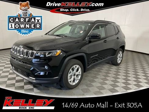 Used 2026 Jeep Compass Latitude AWD/4WD image 1