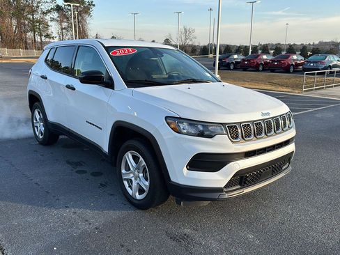 Used 2023 Jeep Compass Sport image 6