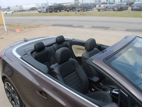 Used 2016 Buick Cascada Premium image 21