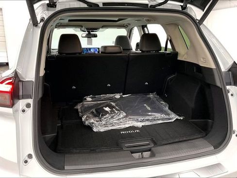 New 2026 Nissan Rogue Platinum w/ Platinum Premium Package image 40