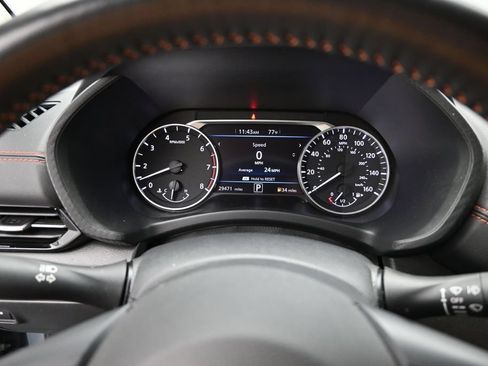 Used 2025 Nissan Sentra SR w/ SR Premium Package FWD image 13