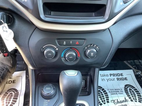 Used 2017 Jeep Cherokee Sport w/ Trailer Tow Group AWD/4WD image 39