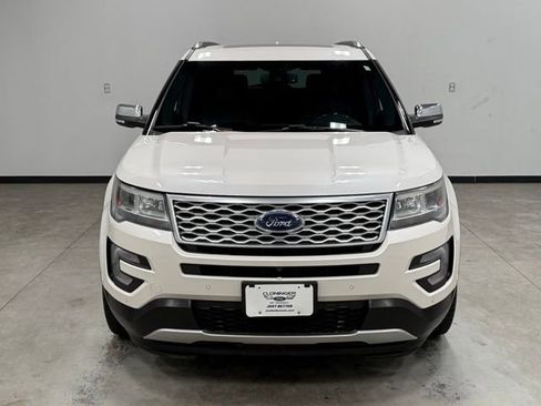 Certified 2017 Ford Explorer Platinum image 4