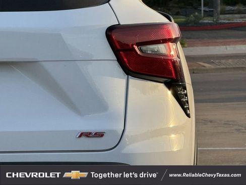 Certified 2024 Chevrolet Trax RS w/ Sunroof Package image 8