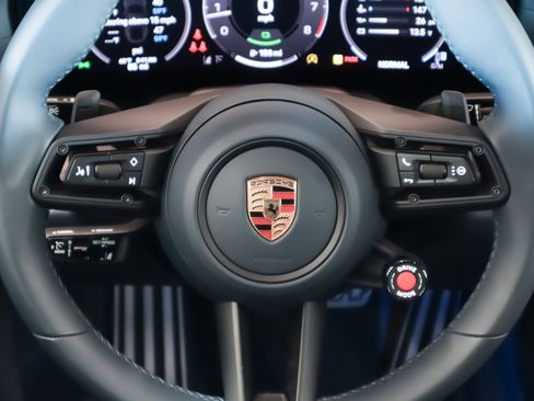 Used 2025 Porsche 911 Carrera 4 GTS image 16