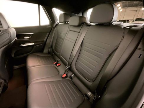 Used 2026 Mercedes-Benz GLC 300 4MATIC image 10