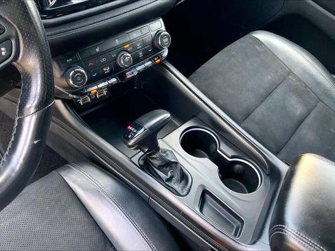 Used 2022 Dodge Durango GT RWD image 33