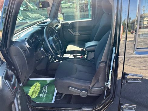 Used 2016 Jeep Wrangler Unlimited Sport w/ Quick Order Package 24S AWD/4WD image 15