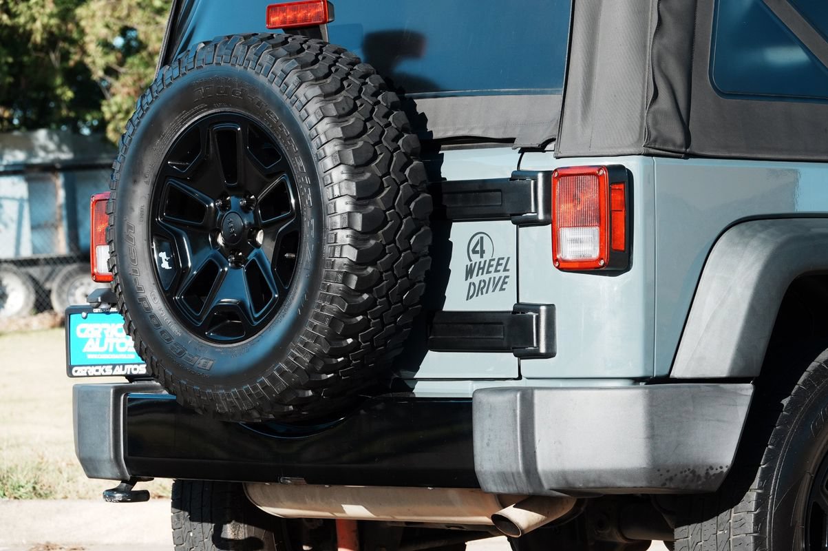 Used 2015 Jeep Wrangler Sport AWD/4WD image 32