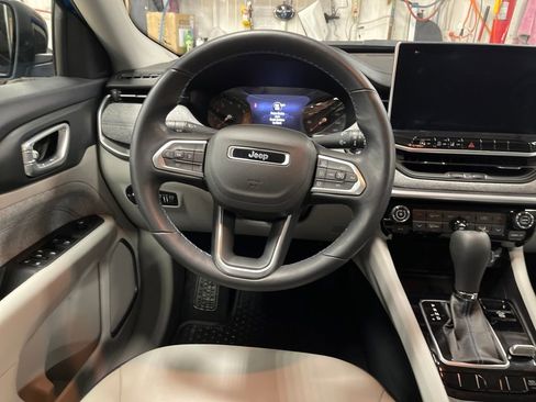 Used 2022 Jeep Compass Latitude w/ Convenience Group image 14