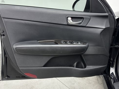Used 2019 Kia Optima EX image 10
