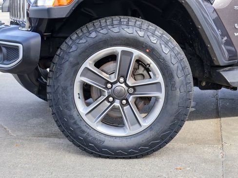 Used 2020 Jeep Wrangler Unlimited Sahara image 26