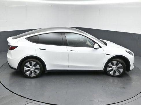 Used 2023 Tesla Model Y Long Range image 46