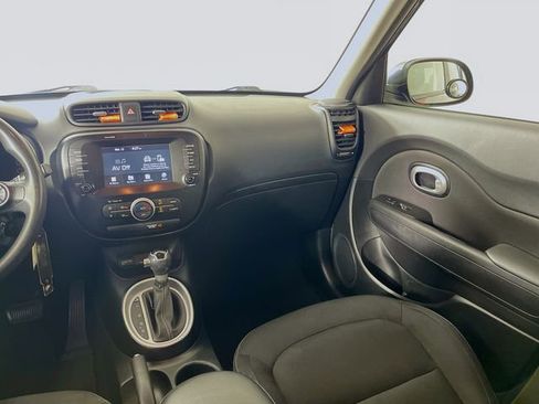 Used 2019 Kia Soul + image 22