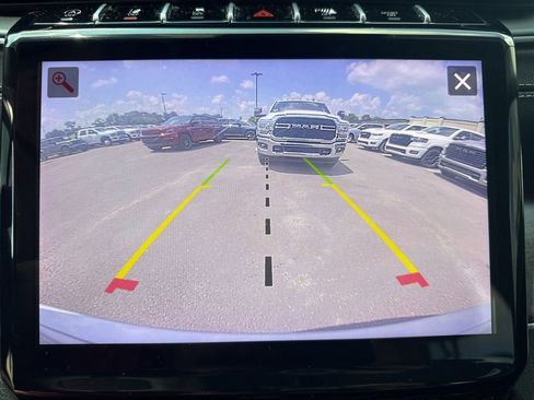 Used 2024 Jeep Grand Cherokee Limited w/ Black Appearance Package image 40