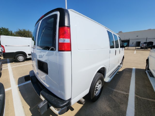 Used 2025 Chevrolet Express 2500 w/ Driver Convenience Package RWD image 4