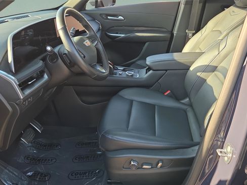 Used 2024 Cadillac XT4 Sport w/ Cold Weather Package image 22