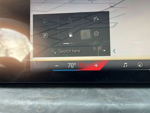 New 2026 BMW X6 xDrive40i w/ Climate Comfort Package image 19