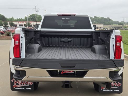 New 2026 Chevrolet Silverado 3500 LTZ w/ LTZ Convenience Package AWD/4WD image 7