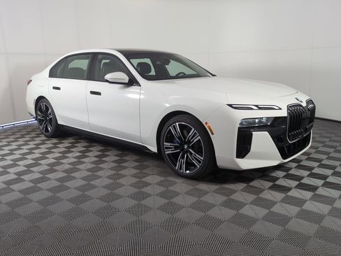 New 2026 BMW 740i image 6