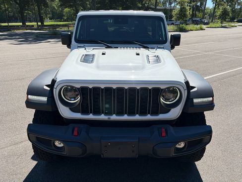 Used 2025 Jeep Wrangler Unlimited Rubicon AWD/4WD image 2