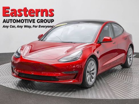 Used 2023 Tesla Model 3 Standard Range RWD image 1