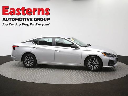 Used 2024 Nissan Altima 2.5 SV FWD image 46