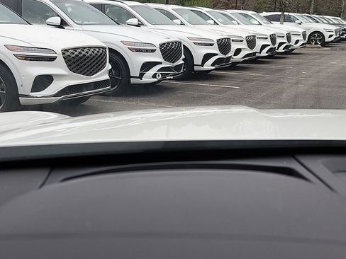 Used 2025 Genesis GV70 3.5T Sport w/ Sport Prestige Package image 13