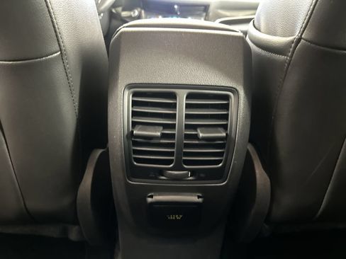 Used 2017 Ford Escape Titanium AWD/4WD image 23