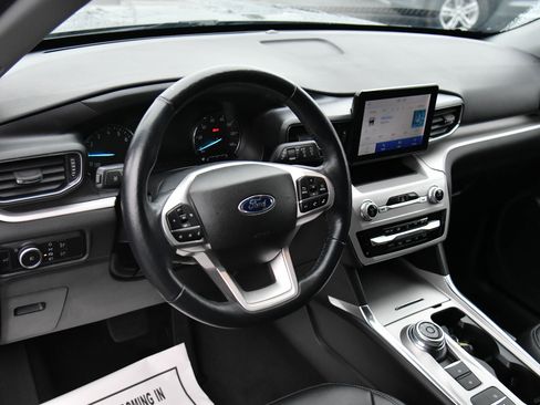 Used 2023 Ford Explorer XLT w/ Equipment Group 202A image 14