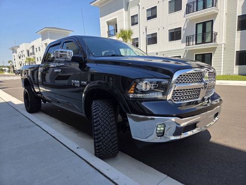 Used 2017 RAM 1500 Laramie AWD/4WD image 5