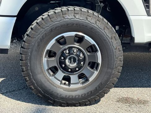 Used 2024 Ford F350 Platinum w/ Tremor Off-Road Package AWD/4WD image 42