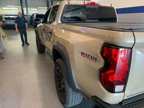 Used 2023 Chevrolet Colorado Trail Boss w/ Advanced Trailering Package AWD/4WD image 8