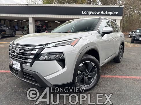 Used 2024 Nissan Rogue SV image 1