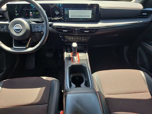 Certified 2025 Nissan Kicks SR FWD image 13