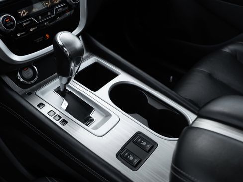 Used 2018 Nissan Murano SL w/ Moonroof Package image 17