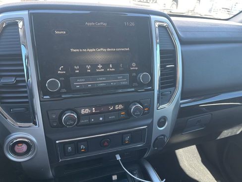 Used 2021 Nissan Titan SV w/ SV Convenience Package image 16