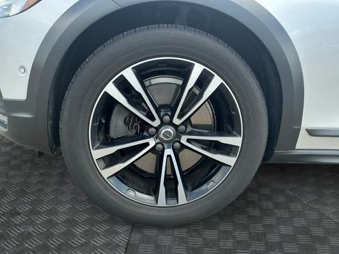 Used 2018 Volvo V90 T5 Cross Country w/ Convenience Package AWD/4WD image 14