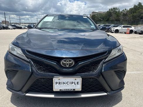 Used 2018 Toyota Camry XSE FWD image 4